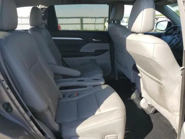 2016 TOYOTA HIGHLANDER XLE  