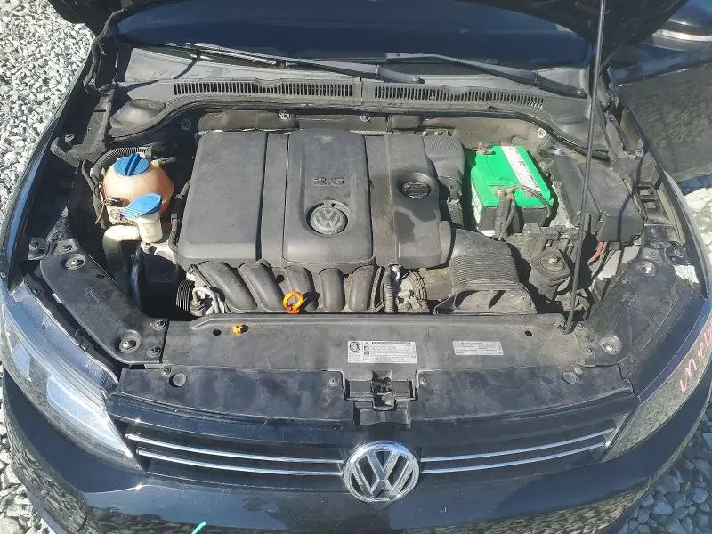 2013 VOLKSWAGEN JETTA SE  