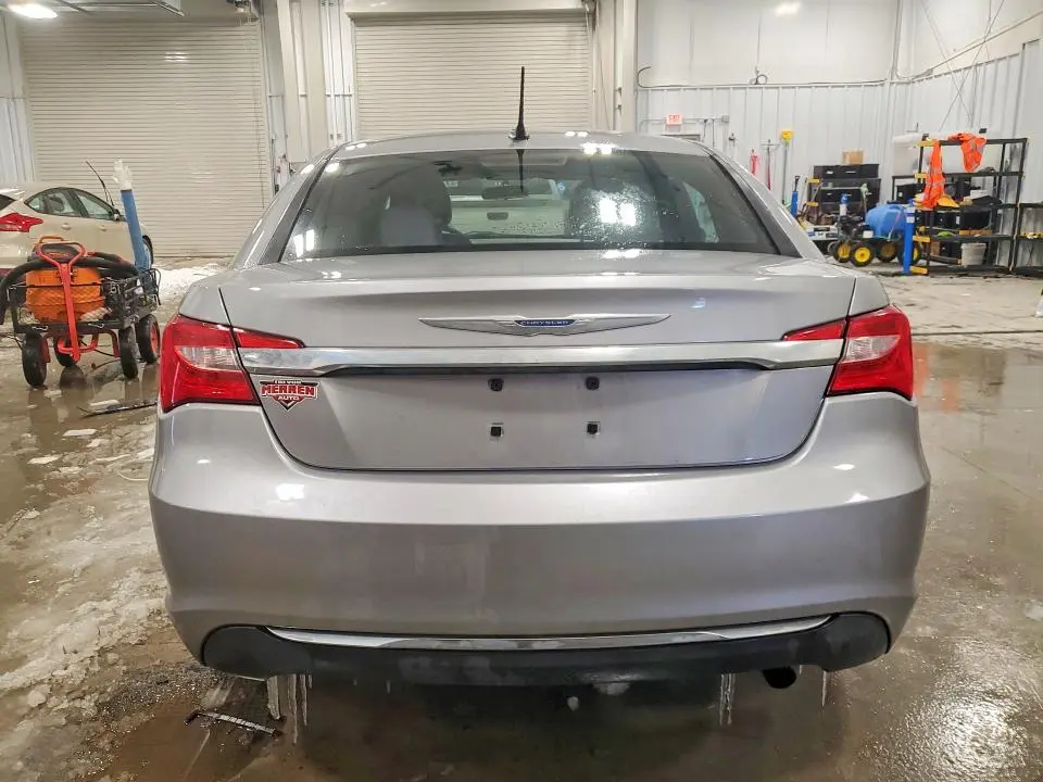 2013 CHRYSLER 200 LX  