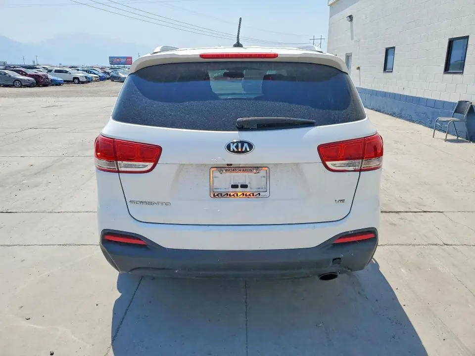 2016 KIA SORENTO LX V6  