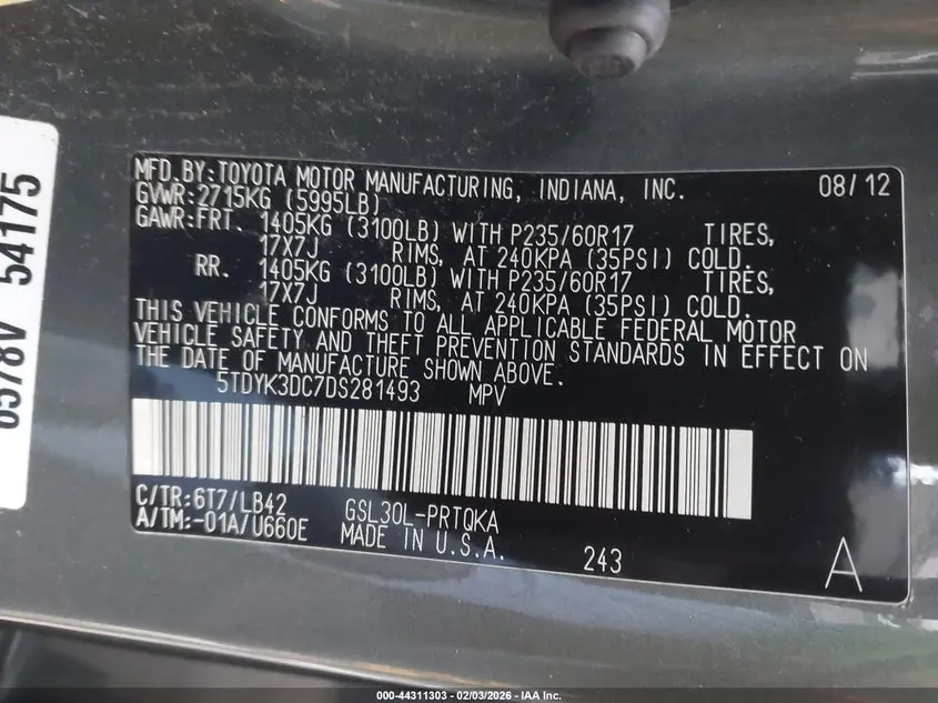 2013 TOYOTA SIENNA XLE V6 8 PASSENGER