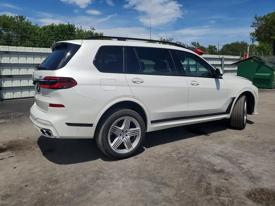 2025 BMW X7 ALPINA XB7  