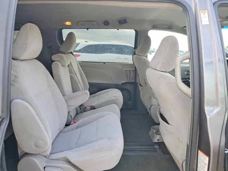 2016 TOYOTA SIENNA LE 8 PASSENGER  