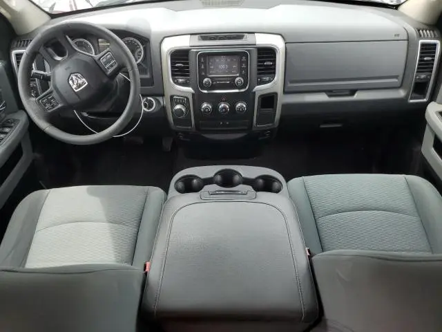 2016 RAM 1500 SLT  