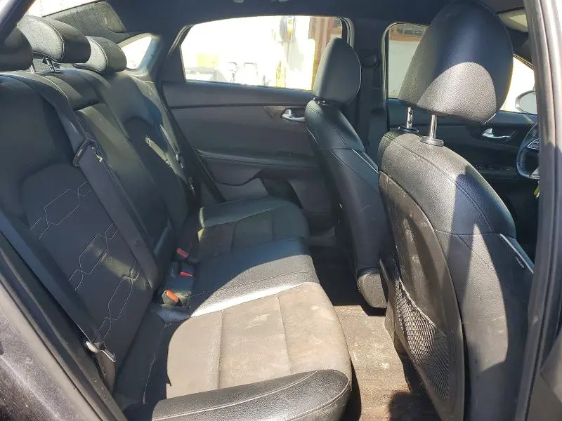 2023 KIA FORTE GT LINE  