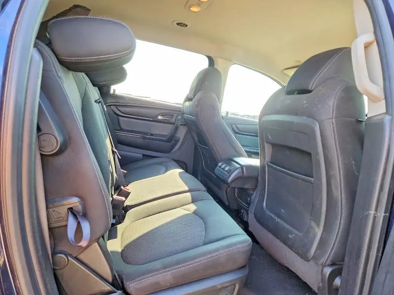2015 CHEVROLET TRAVERSE LT  