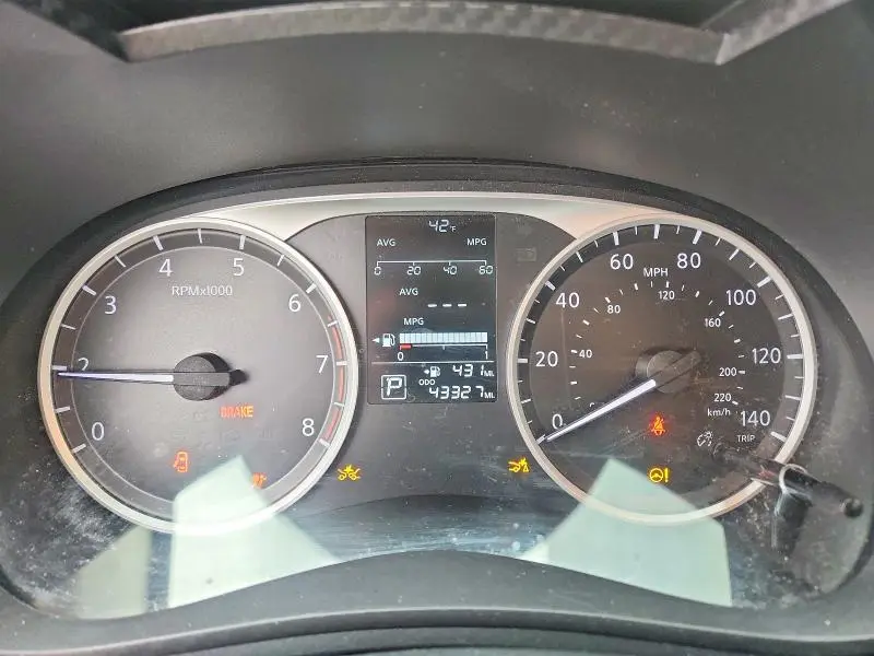 2021 NISSAN VERSA S  