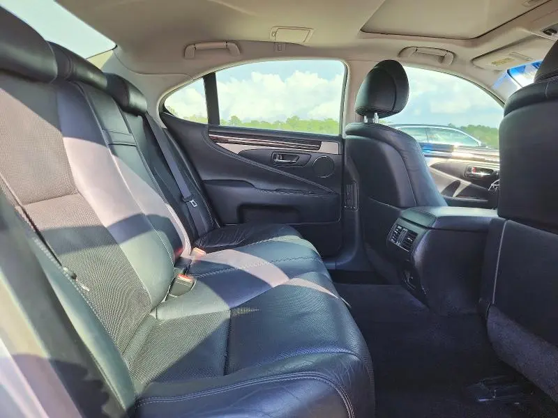 2013 LEXUS LS 460  