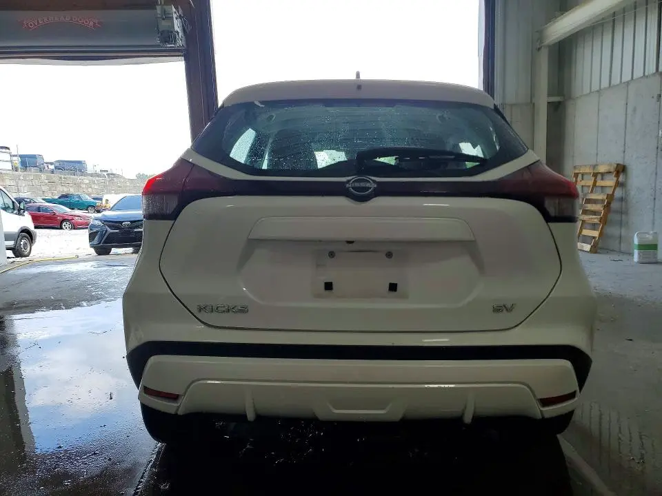 2024 NISSAN KICKS SV  