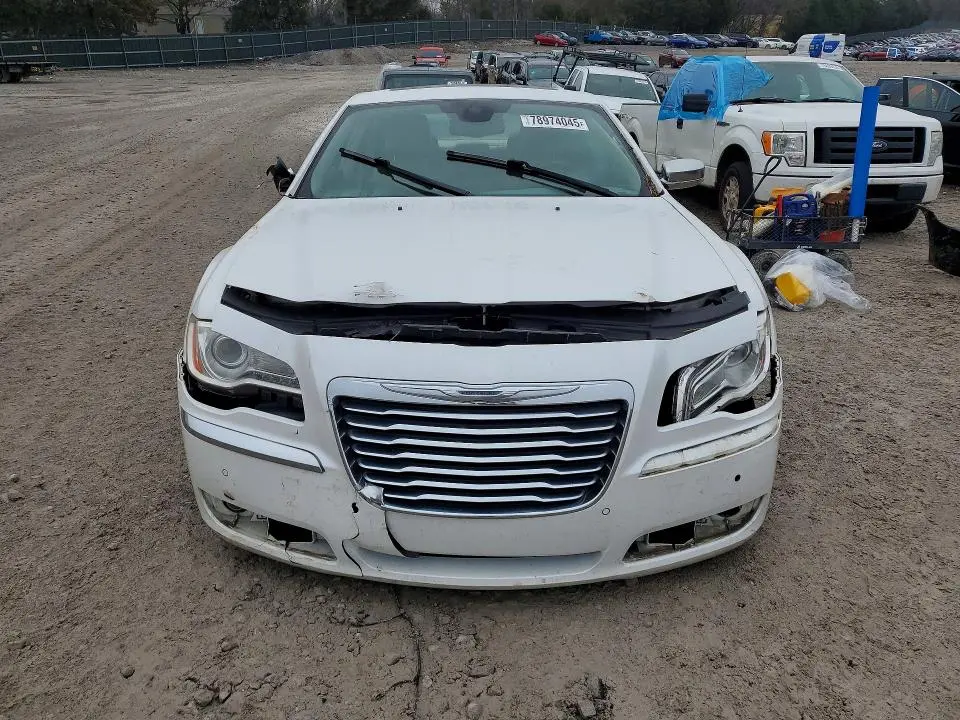2011 CHRYSLER 300C   