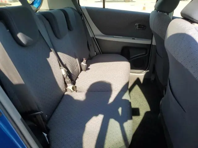 2011 TOYOTA YARIS   