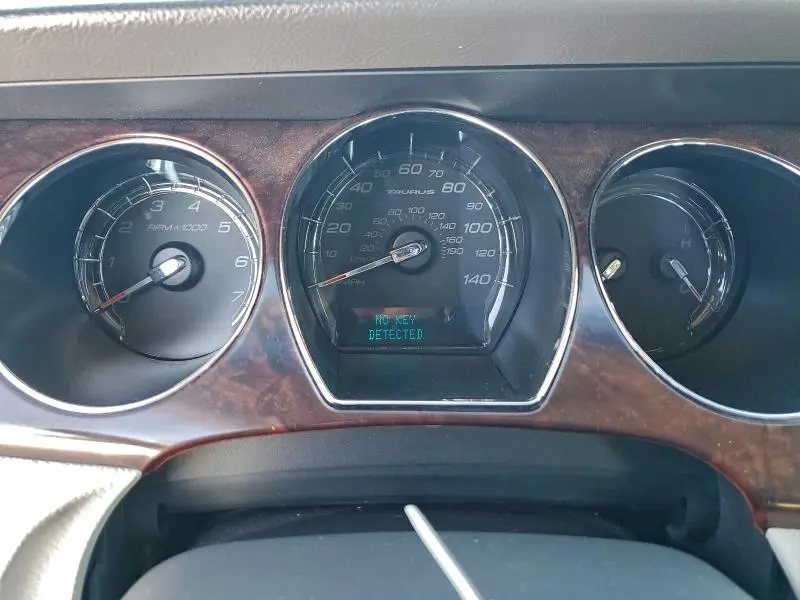 2011 FORD TAURUS SEL  