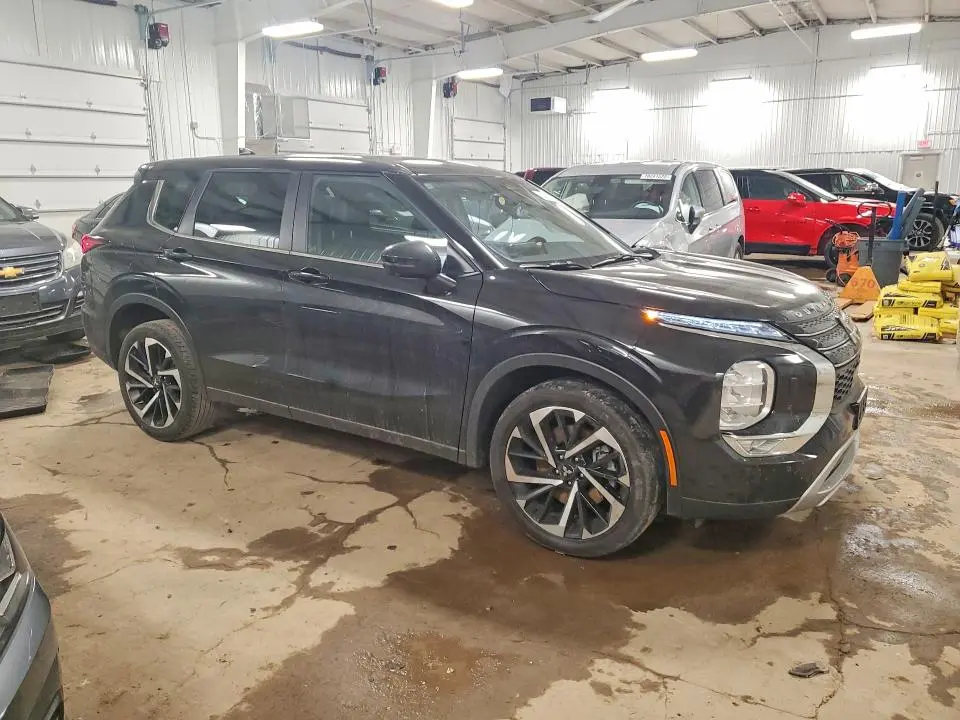 2024 MITSUBISHI OUTLANDER SE  