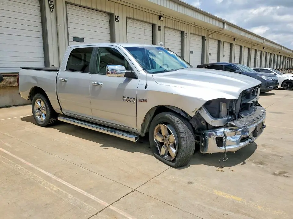 2018 RAM 1500 SLT  