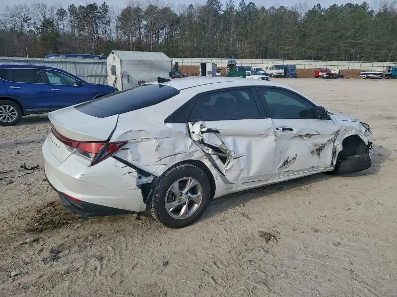 2022 HYUNDAI ELANTRA SE  