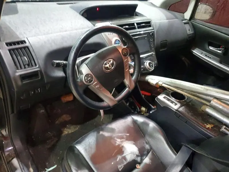 2017 TOYOTA PRIUS V FOUR  