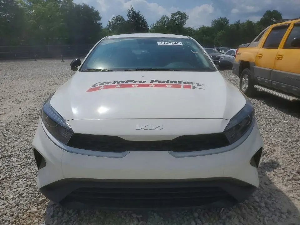 2023 KIA FORTE LX  