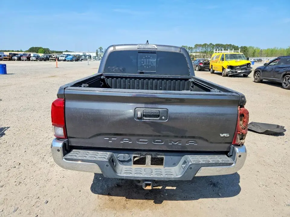 2018 TOYOTA TACOMA SR5 V6  