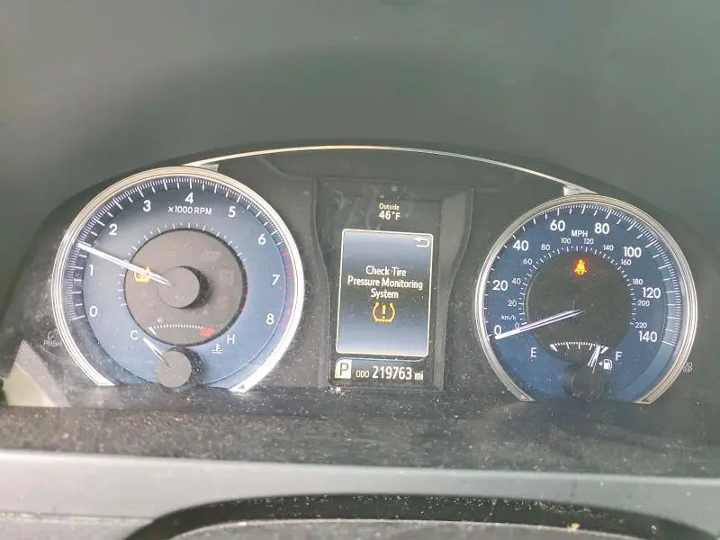 2016 TOYOTA CAMRY LE  