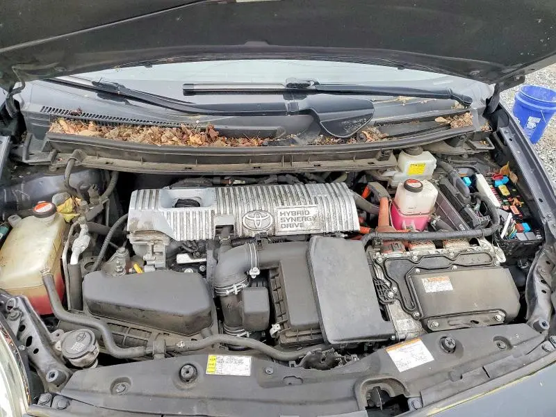 2015 TOYOTA PRIUS TWO  