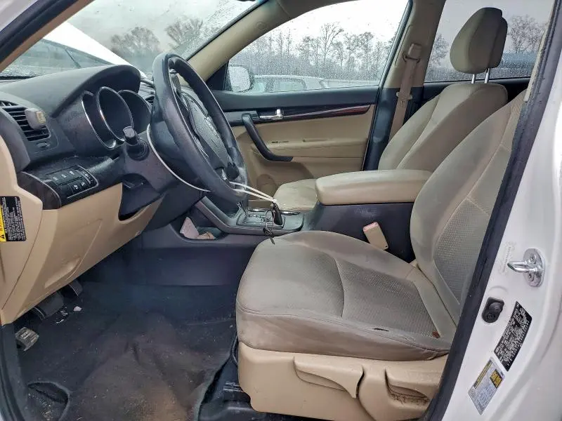 2011 KIA SORENTO BASE  