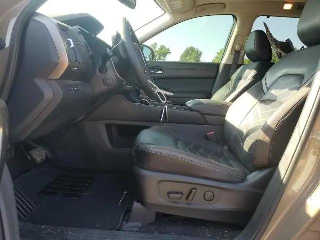 2024 NISSAN PATHFINDER PLATINUM  