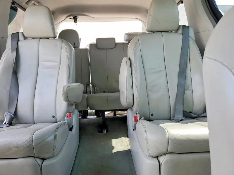 2013 TOYOTA SIENNA XLE 7-PASSENGER  