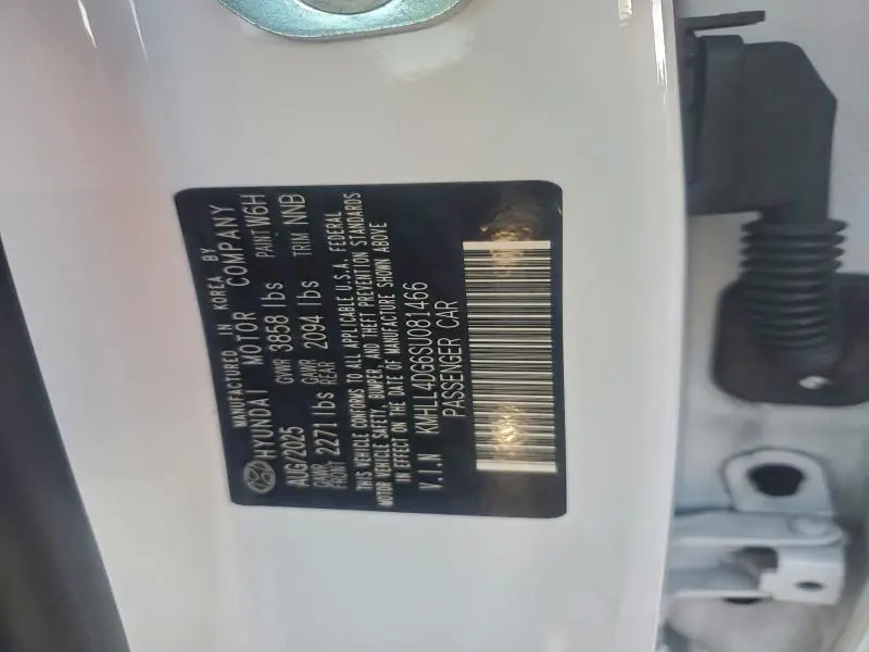 2025 HYUNDAI ELANTRA SE  