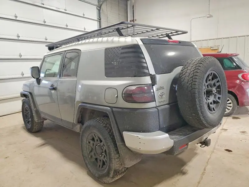 2010 TOYOTA FJ CRUISER   