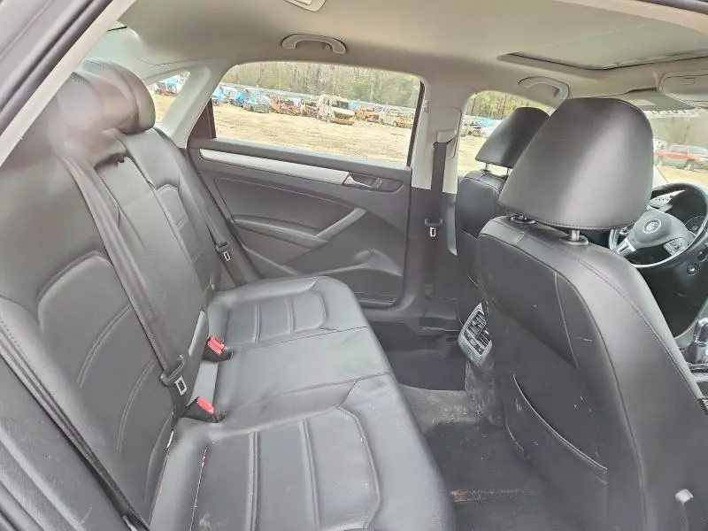 2013 VOLKSWAGEN PASSAT   