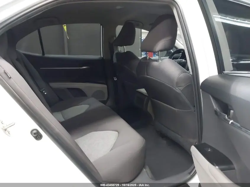 2019 TOYOTA CAMRY LE