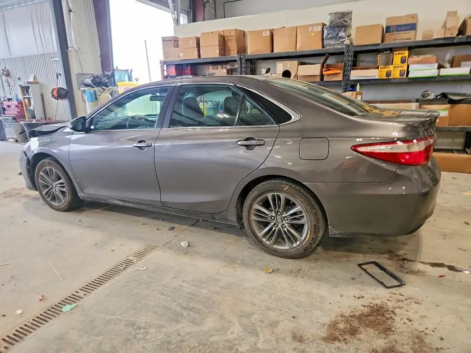 2017 TOYOTA CAMRY SE  