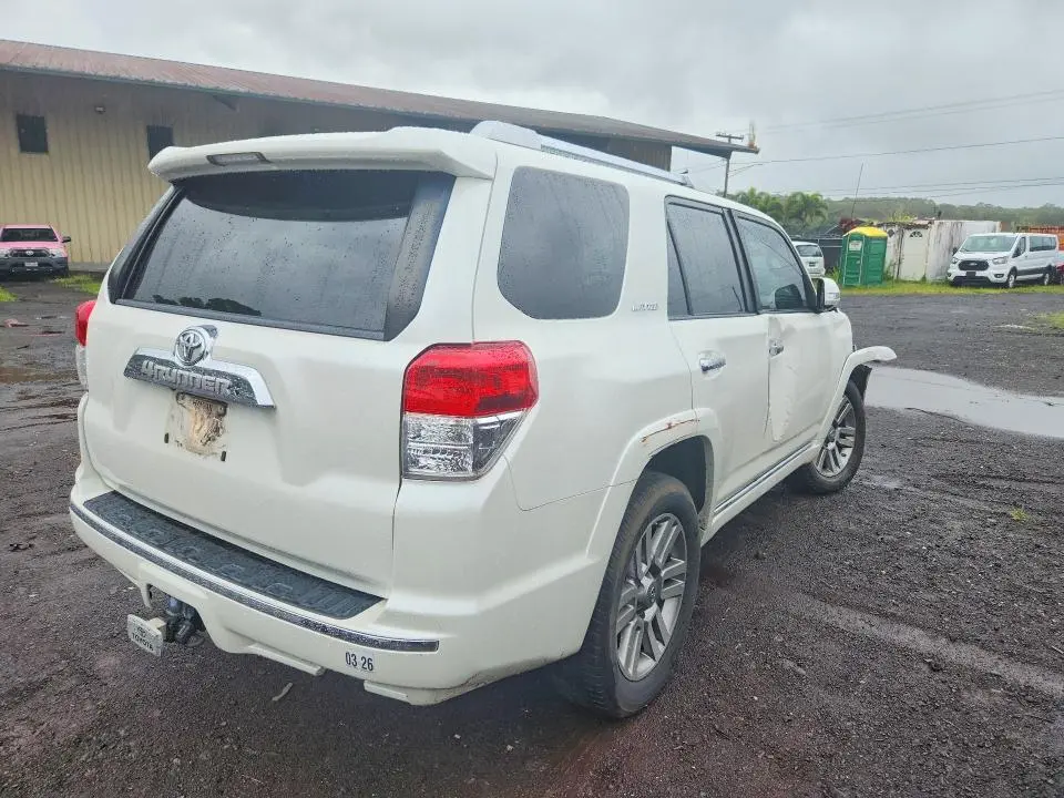 2013 TOYOTA 4RUNNER SR5  