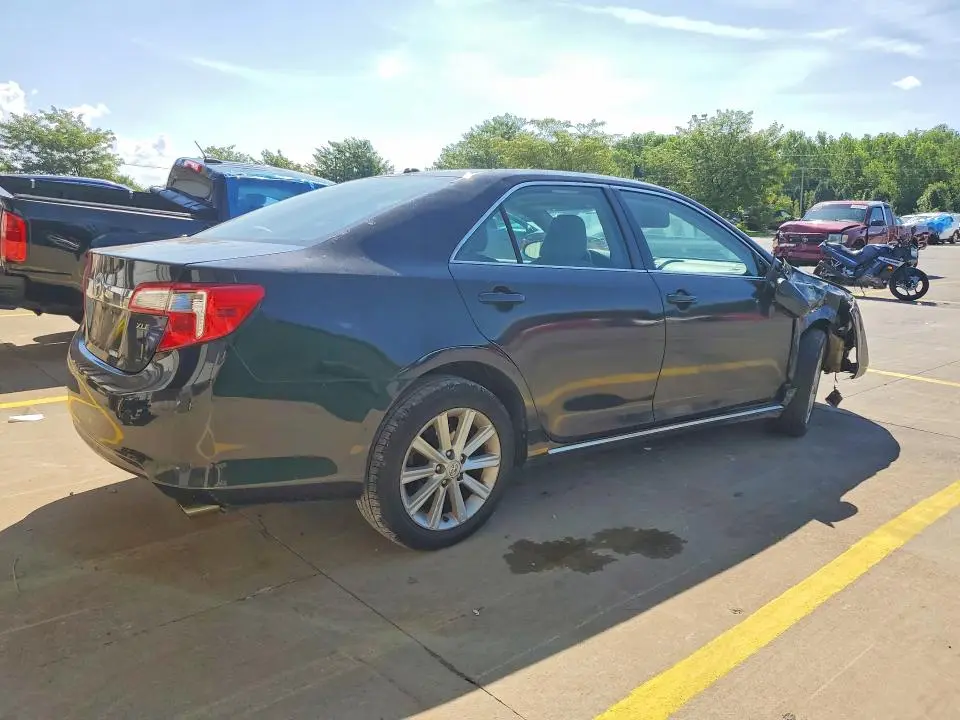 2012 TOYOTA CAMRY XLE  