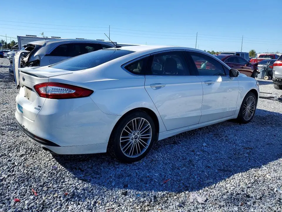 2014 FORD FUSION SE  