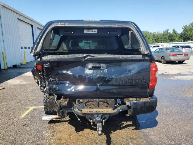 2015 TOYOTA TUNDRA CREWMAX SR5  