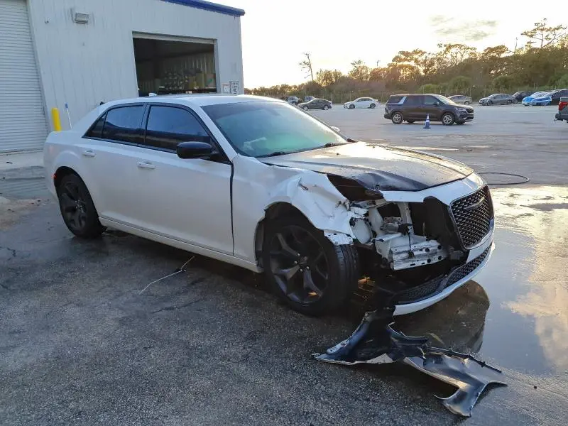2020 CHRYSLER 300 TOURING  