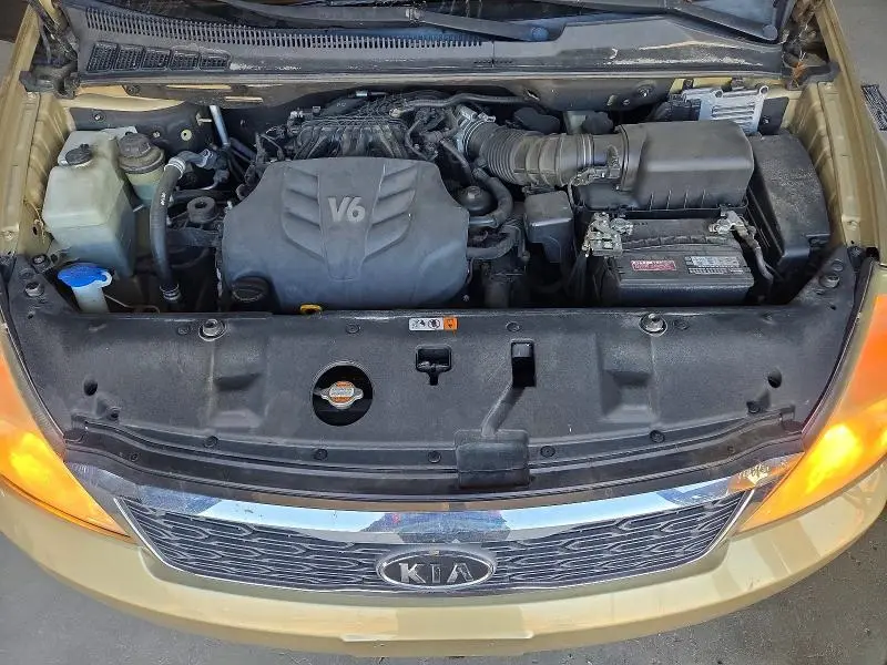 2011 KIA SEDONA EX  