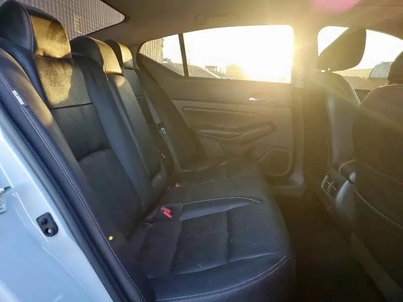 2024 NISSAN ALTIMA SR  