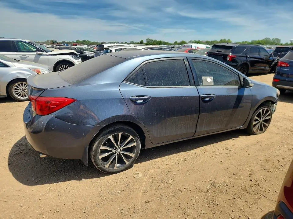 2017 TOYOTA COROLLA SE  
