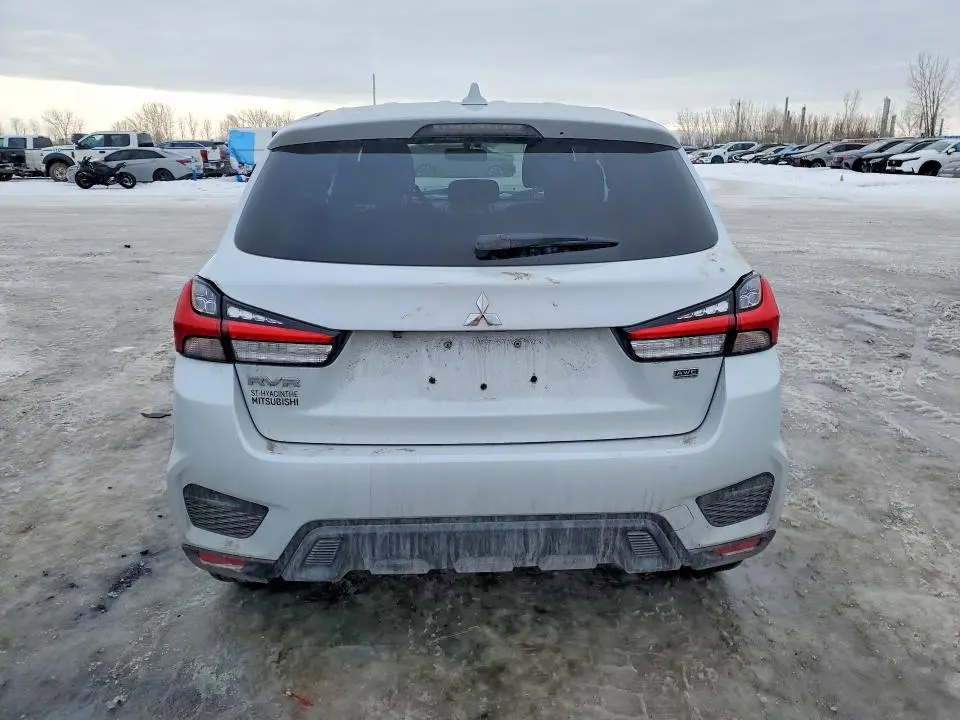 2023 MITSUBISHI RVR SE  
