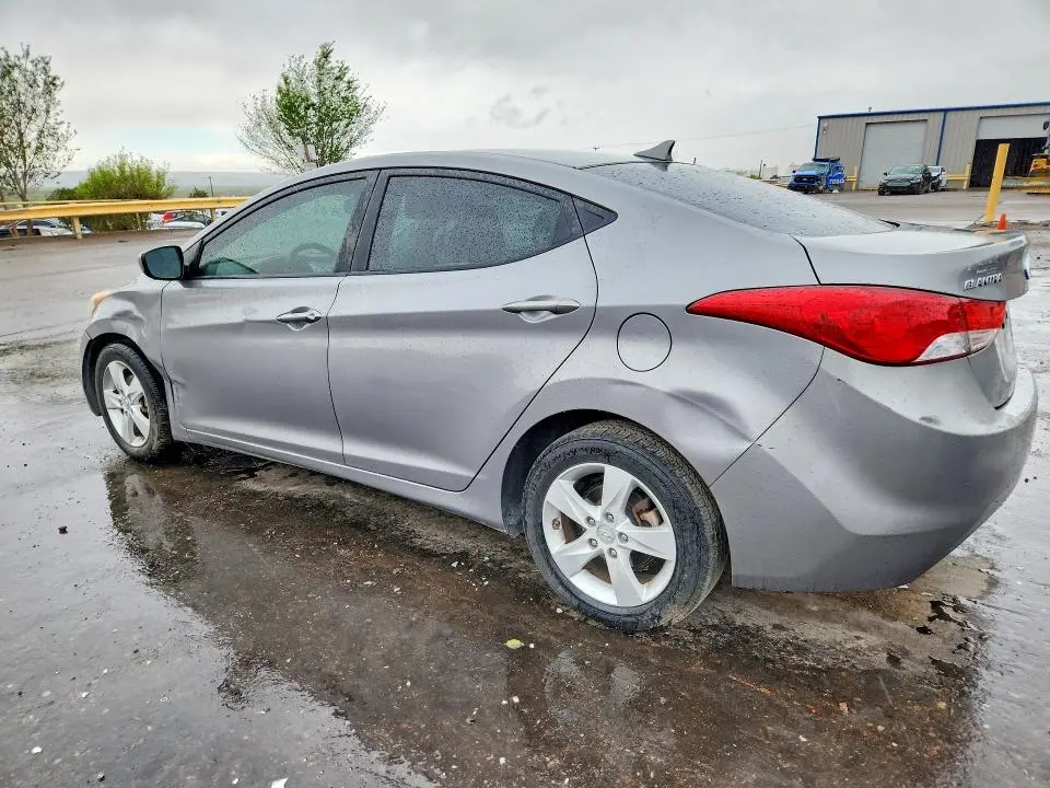 2011 HYUNDAI ELANTRA   
