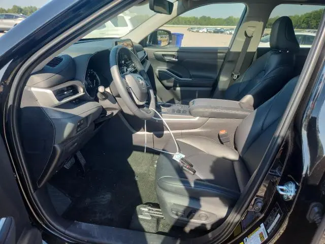 2026 TOYOTA HIGHLANDER XLE  