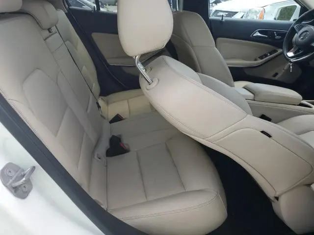 2020 MERCEDES-BENZ GLA 250  