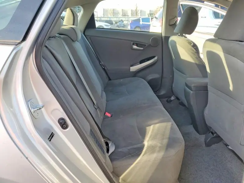 2010 TOYOTA PRIUS III  