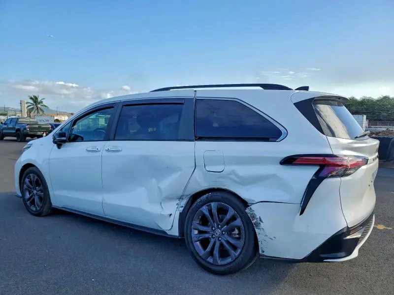 2024 TOYOTA SIENNA XSE  