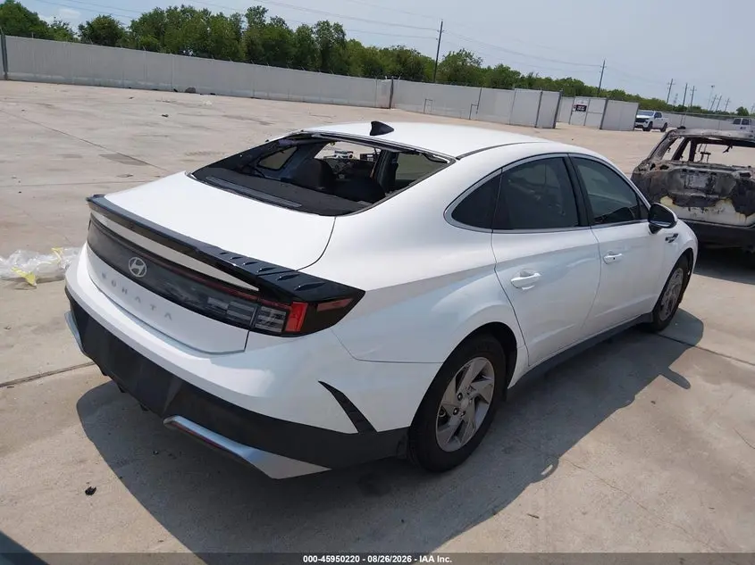2025 HYUNDAI SONATA SE