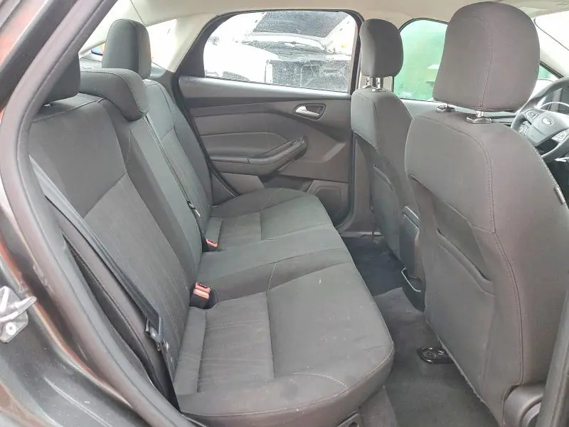 2017 FORD FOCUS SE  