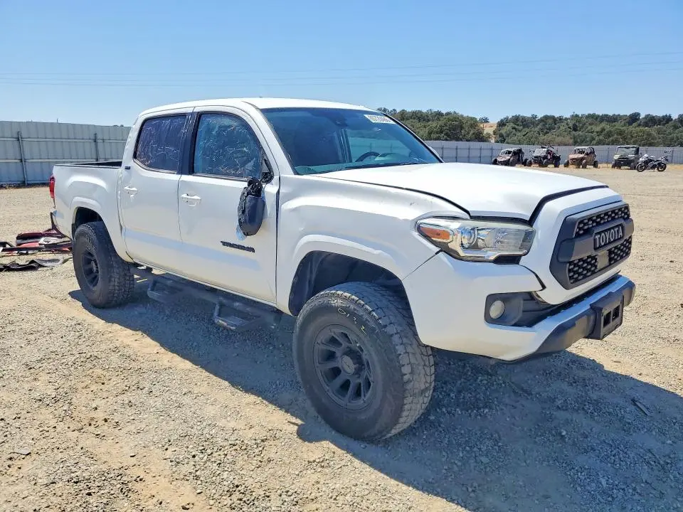2018 TOYOTA TACOMA SR5  
