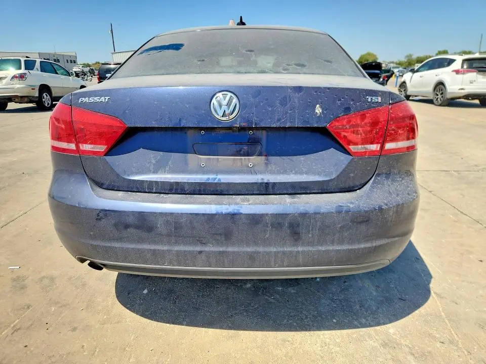 2015 VOLKSWAGEN PASSAT S  